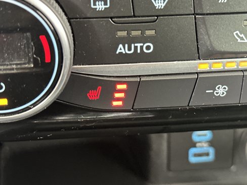 Used 2021 Ford Escape Titanium image 25