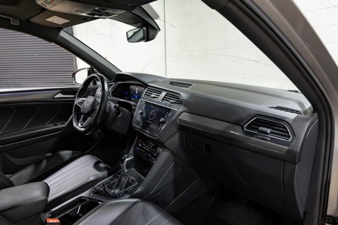 Used 2022 Volkswagen Tiguan SE R-Line image 27