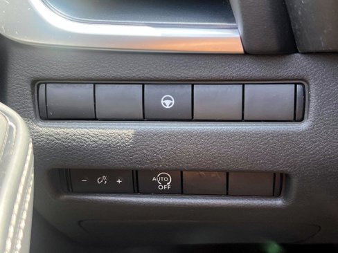 Used 2023 Nissan Rogue SV image 19