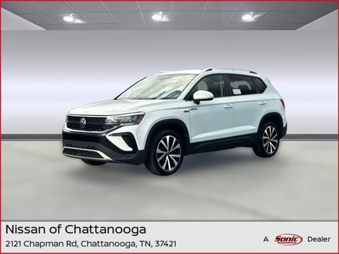 Used 2024 Volkswagen Taos SE image 1