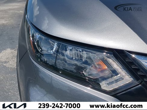 Used 2020 Nissan Rogue Sport S image 10