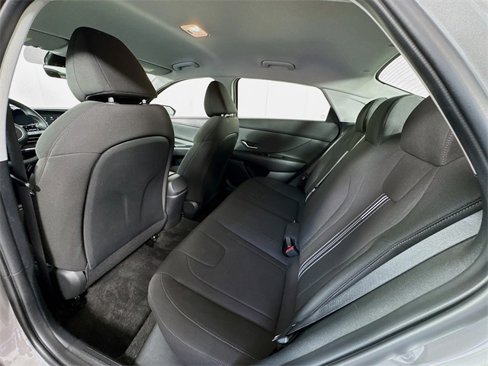 Used 2023 Hyundai Elantra SEL w/ Convenience Package image 14