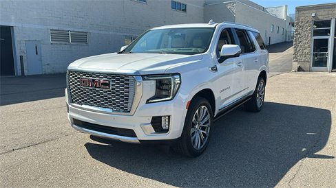 Used 2021 GMC Yukon Denali w/ Denali Premium Package image 9