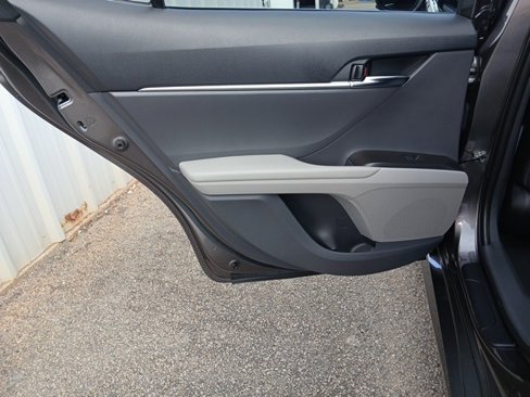 Used 2022 Toyota Camry LE image 26