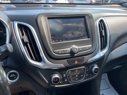 Certified 2020 Chevrolet Equinox LT w/ Driver Convenience Package image 16