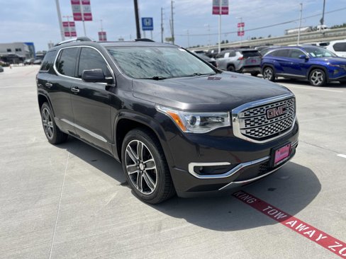 Used 2017 GMC Acadia Denali w/ Technology Package image 1