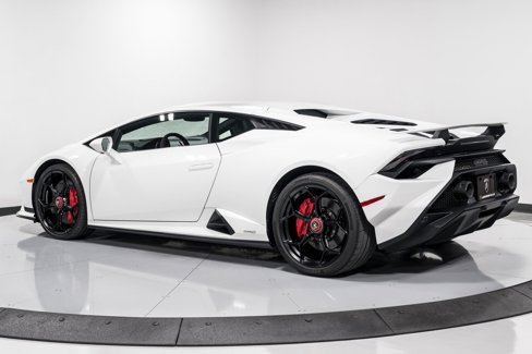 Used 2024 Lamborghini Huracan Tecnica image 5