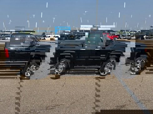 Used 2015 GMC Sierra 1500 SLT w/ SLT Crew Cab Value Package image 2