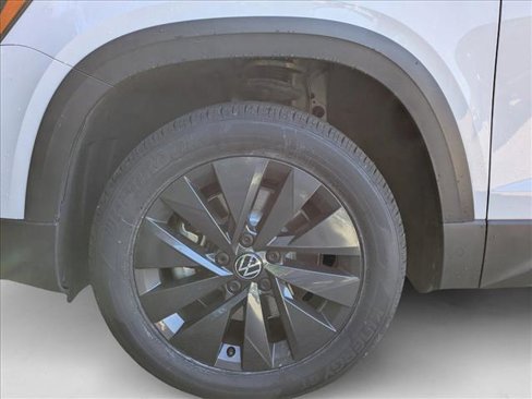 Used 2022 Volkswagen Taos S image 15