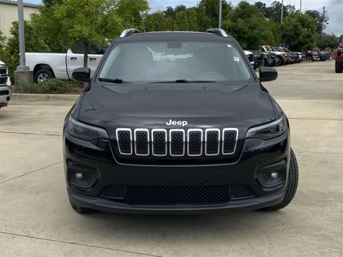 Used 2019 Jeep Cherokee Latitude w/ Popular Appearance Group image 2