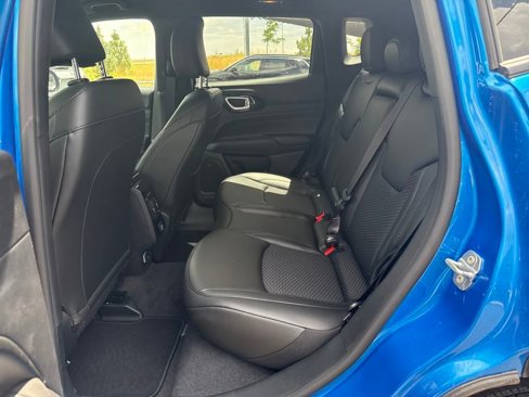 New 2025 Jeep Compass Latitude w/ Altitude Special Edition image 30
