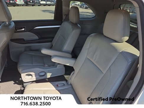 Used 2016 Toyota Highlander XLE image 17