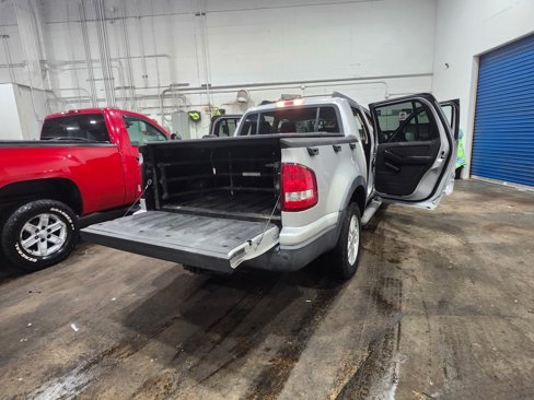 Used 2010 Ford Explorer Sport Trac XLT image 17