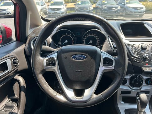 Used 2015 Ford Fiesta SE image 12