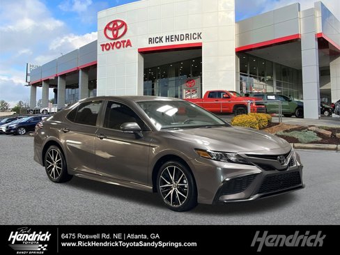 Certified 2023 Toyota Camry SE image 1