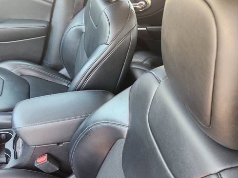 Used 2019 Jeep Cherokee Latitude Plus image 25
