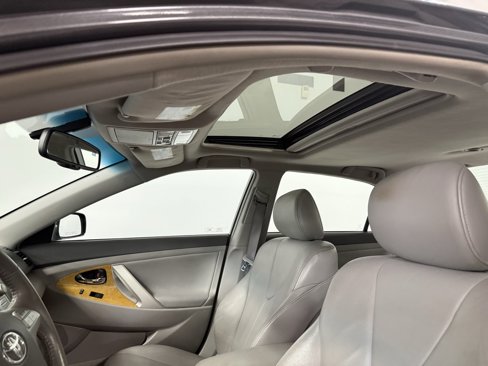 Used 2007 Toyota Camry XLE image 10