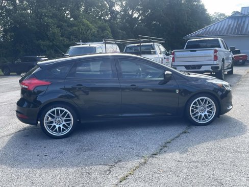 Used 2017 Ford Focus SE image 6