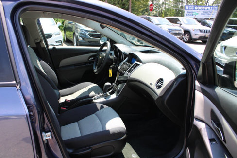 Used 2013 Chevrolet Cruze LS image 28