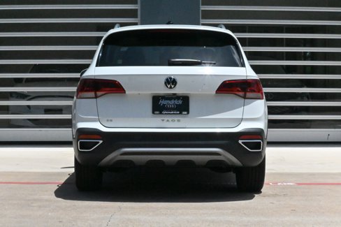 Used 2024 Volkswagen Taos SE w/ Panoramic Sunroof Package image 8