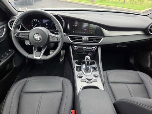 Used 2024 Alfa Romeo Giulia Ti image 11
