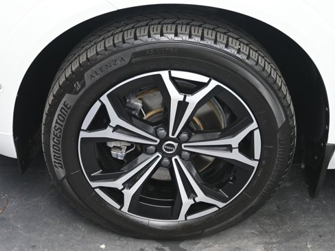 Certified 2022 Volvo XC60 B5 Momentum w/ Advanced Package image 9