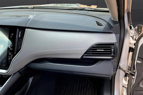 Used 2022 Subaru Outback Premium image 16