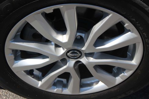 Used 2019 Nissan Rogue SV w/ Premium Package image 17
