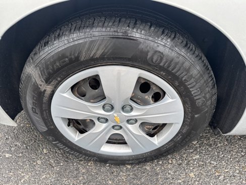 Used 2017 Chevrolet Cruze LS image 8