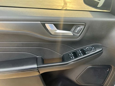 Used 2024 Ford Escape SE image 27