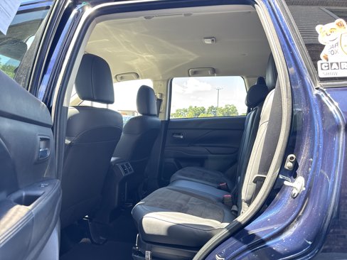 Used 2020 Mitsubishi Outlander SE image 10
