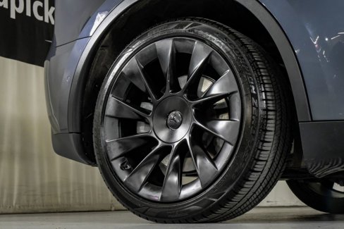 Used 2020 Tesla Model Y Long Range image 44