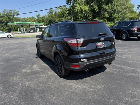 Used 2018 Ford Escape SE w/ SE Sport Appearance Package image 10