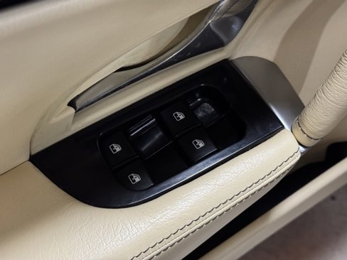Used 2011 Maserati GranTurismo Convertible image 19