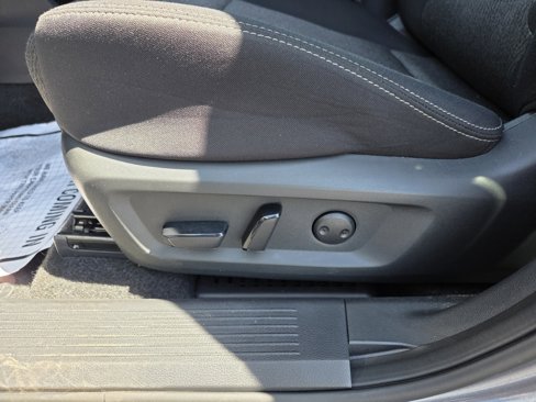 Used 2024 Nissan Rogue SV image 13