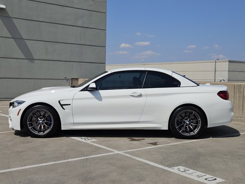 Used 2020 BMW M4 Convertible image 2