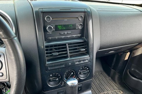 Used 2010 Ford Explorer XLT image 13