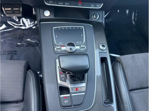 Used 2018 Audi SQ5 Premium Plus w/ Navigation Package image 17