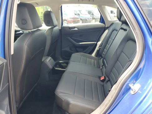 Used 2024 Volkswagen Jetta SE image 28