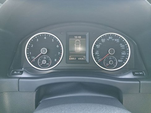 Used 2017 Volkswagen Tiguan S image 17