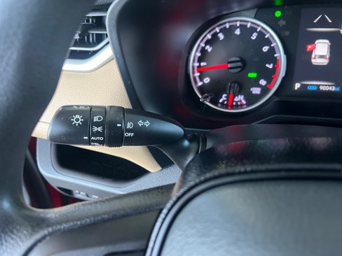 Used 2021 Toyota RAV4 XLE image 12