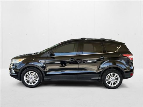 Used 2018 Ford Escape SEL image 2