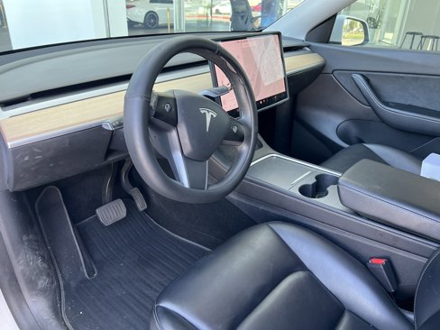 Used 2021 Tesla Model Y Long Range image 7