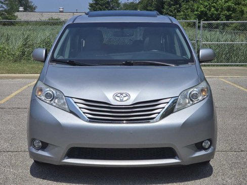 Used 2015 Toyota Sienna XLE Premium image 19