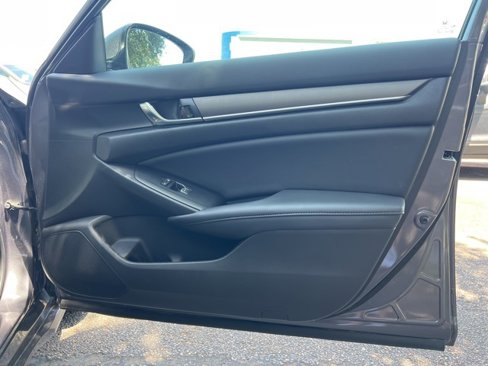 Used 2022 Honda Accord LX image 11