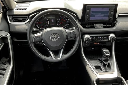 Used 2019 Toyota RAV4 XLE Premium image 5