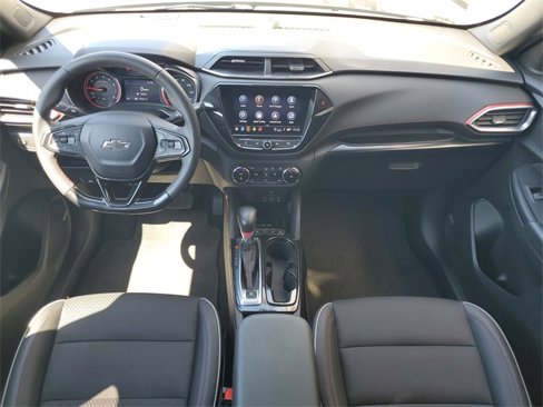 Used 2021 Chevrolet TrailBlazer RS w/ Technology Package image 3