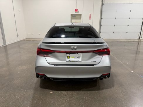 Used 2020 Toyota Avalon XSE image 6