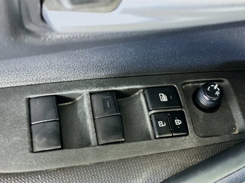 Used 2020 Toyota Corolla LE image 19