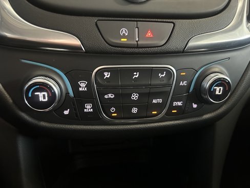 Used 2022 Chevrolet Equinox LT image 24